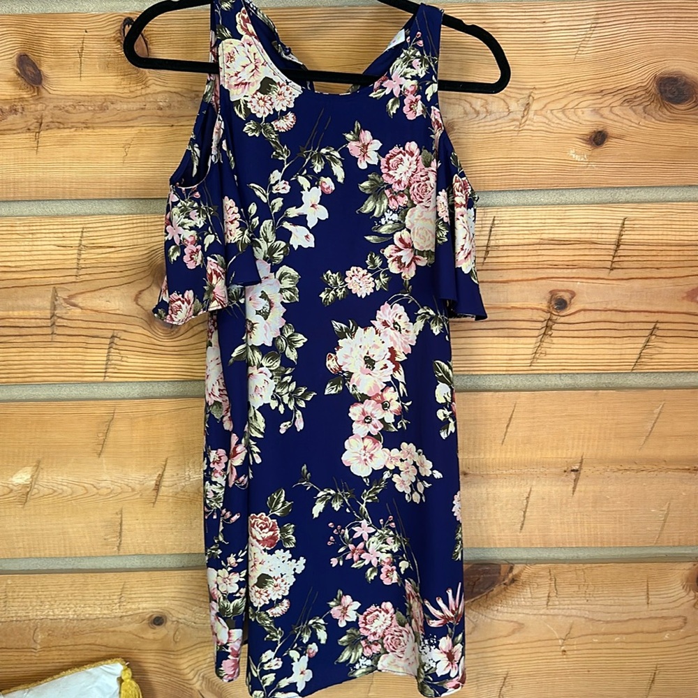 Floral sheath dress with should cutouts